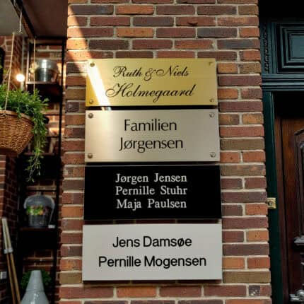 Navneskilte / Ejendomsskilte