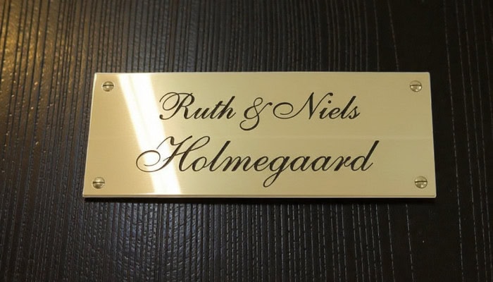 Skilte til boligforeninger messing skilt med navn på